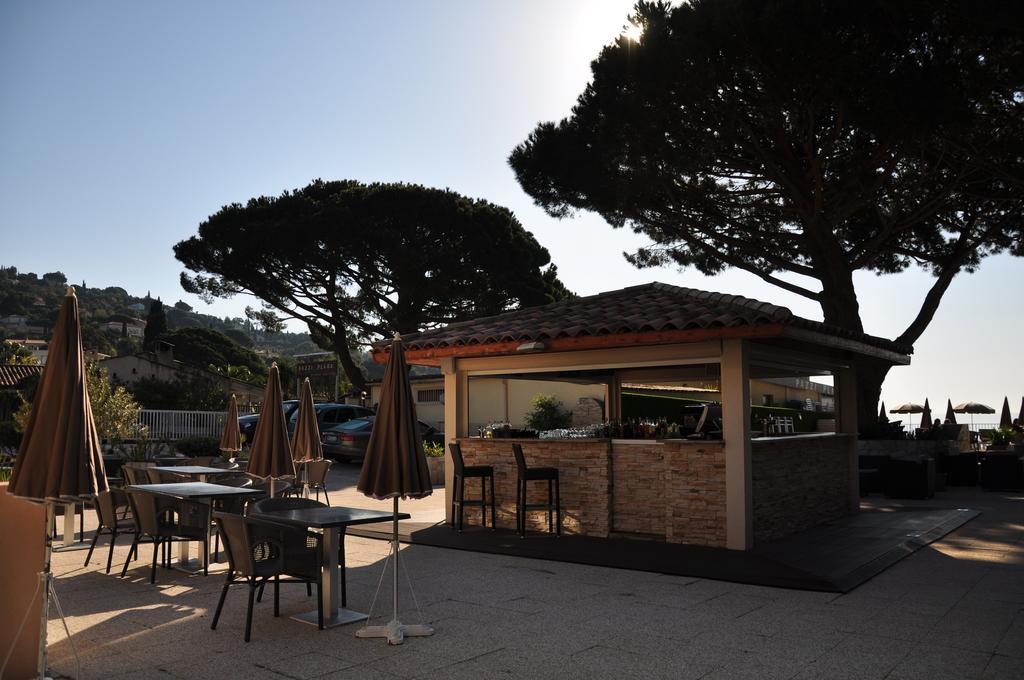 Hotel De La Plage Le Lavandou Exterior photo